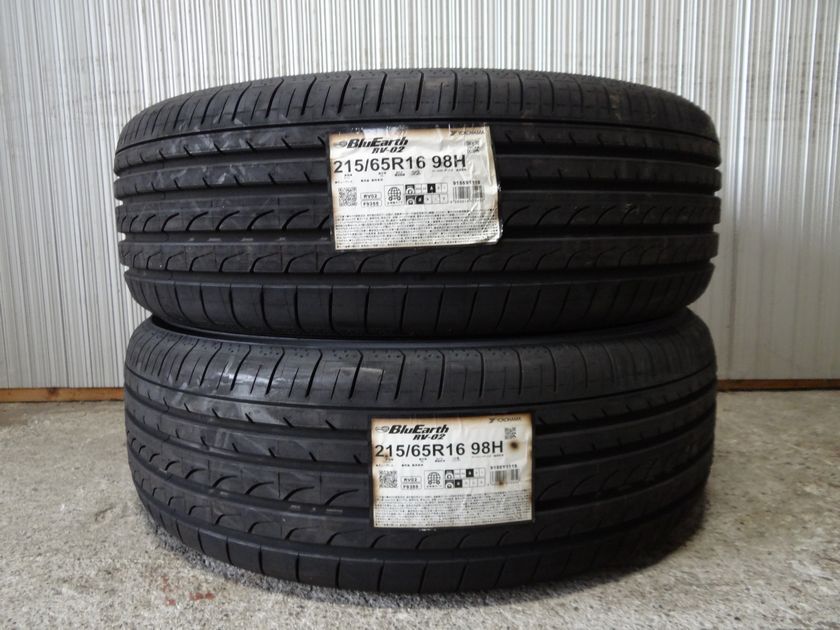 ☆215/65R16 215 65 16 YOKOHAMA BluEarth RV02 19年製 2本 未使用タイヤ 売り切り☆拍卖