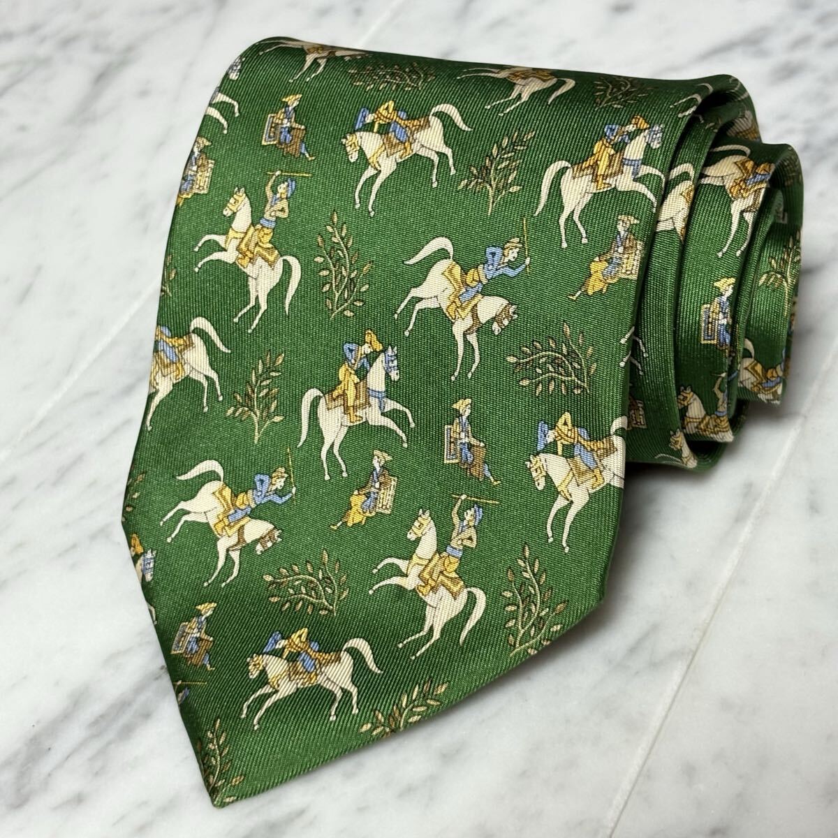 999円~ Ferragamo ネクタイ グリーン 馬 動物柄 総柄 (GREEN B3)拍卖