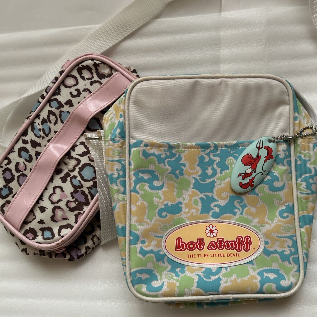 hot stuff カラフルショルダーバッグ&ポーチ 柄物拍卖