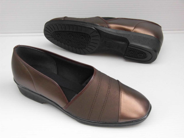 軽量145g 柔らか パンプス 22.5 quatre キャトル 1432 ブロンズ 日本製 軽量 幅広3E 婦人 レディース カジュアル スリッポン ミセス シニア拍卖