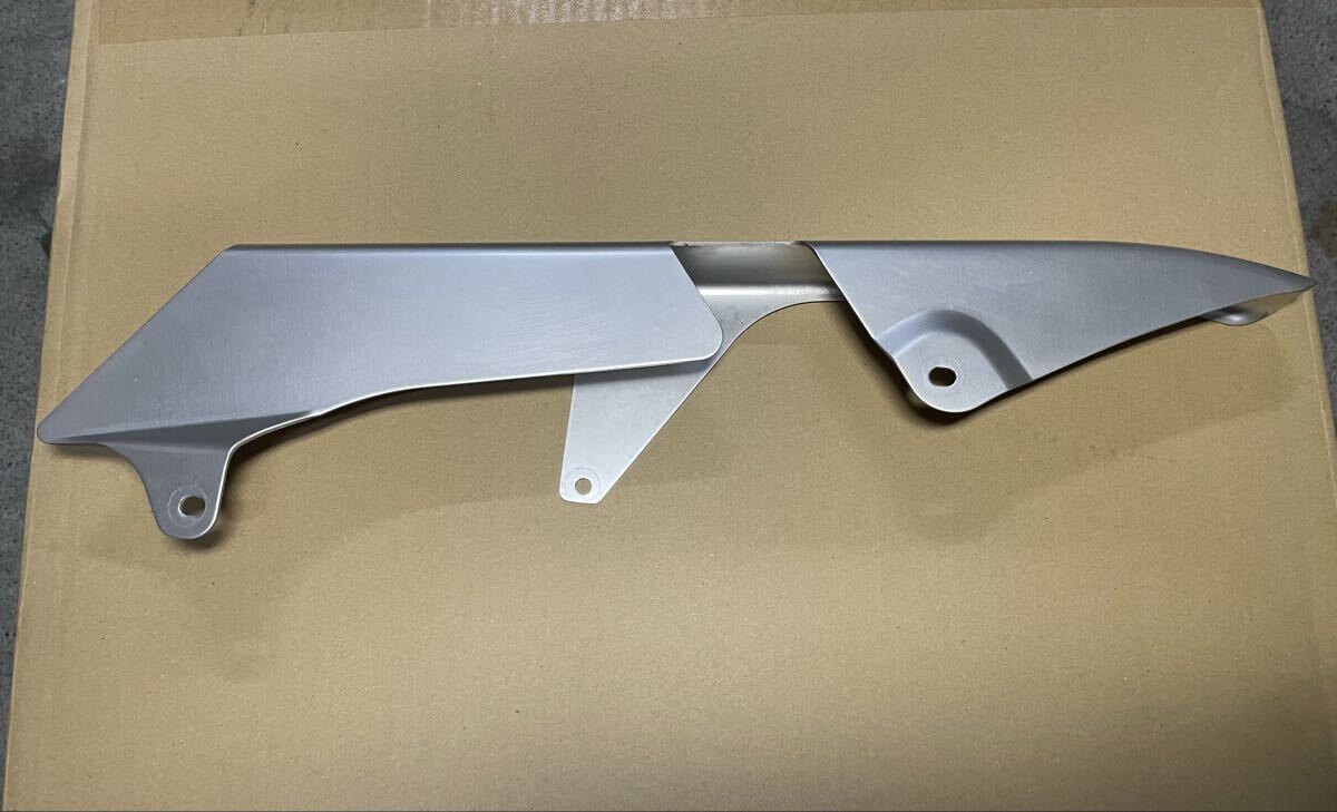 美品 ゼファー1100 純正チェーンカバー 目立つキズ、曲がり無し ZRT10A-047*** 1995年式拍卖