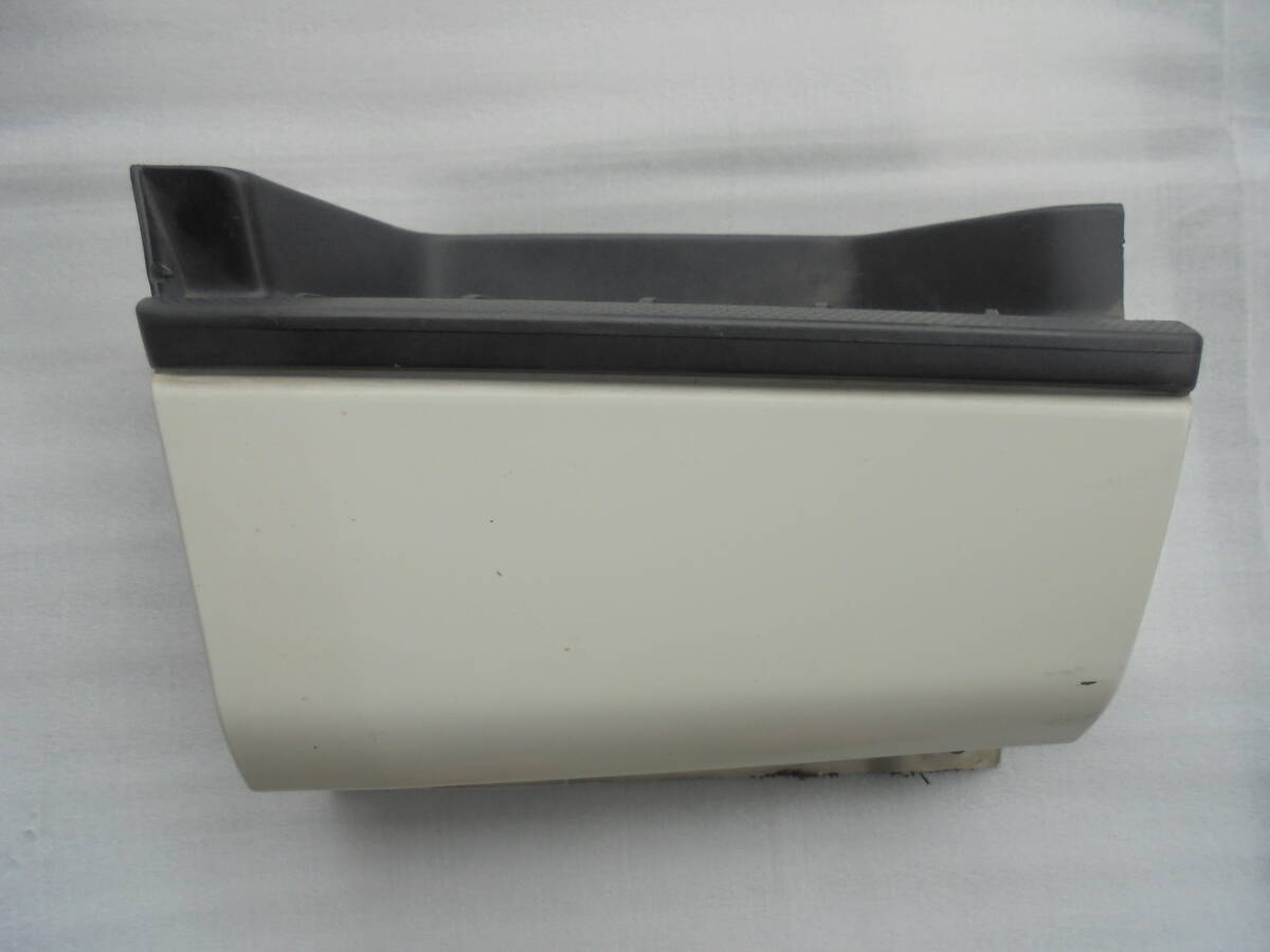 ハイエース 200系 純正 右ステッププレートカバー 51773-26032 26021 A379拍卖