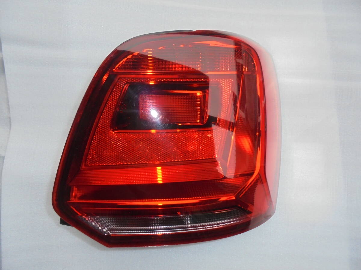 ワーゲン ポロ 6R 純正 右テールライト 6C0 945 096 A382拍卖