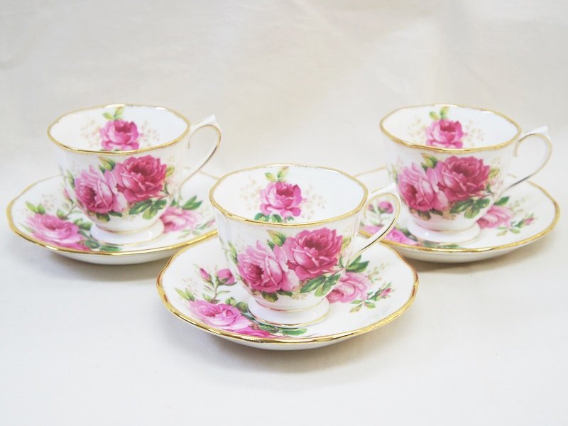 中古 美品【ROYAL ALBERT ロイヤルアルバート】アメリカンビューティー カップ&ソーサー C&S 3客セット 薔薇柄 バラ ENGLAND拍卖