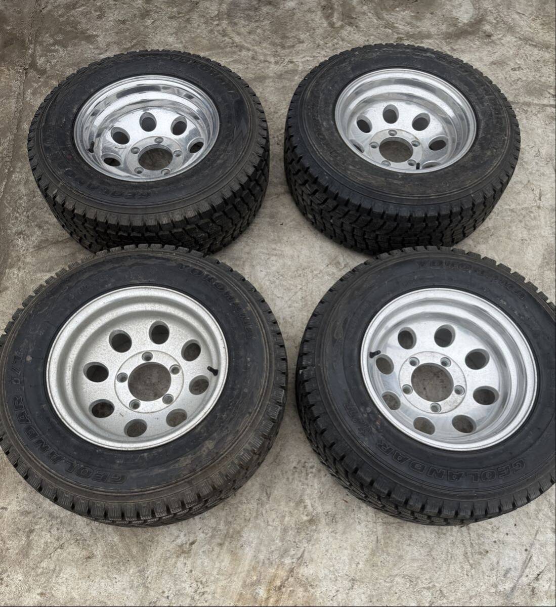 タイヤ 235/70R15 スタッドレス まとめ売り 山形発 手渡し 着払い 拍卖