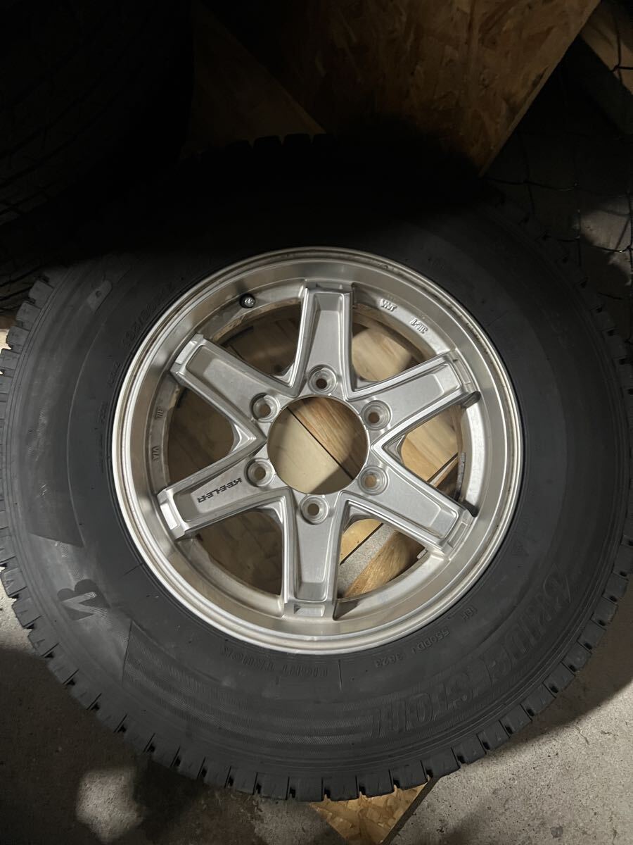 ハイエース用 スタッドレスホイールセット! ブリヂストン ブリザック!製造年式2023 溝たっぷり!拍卖