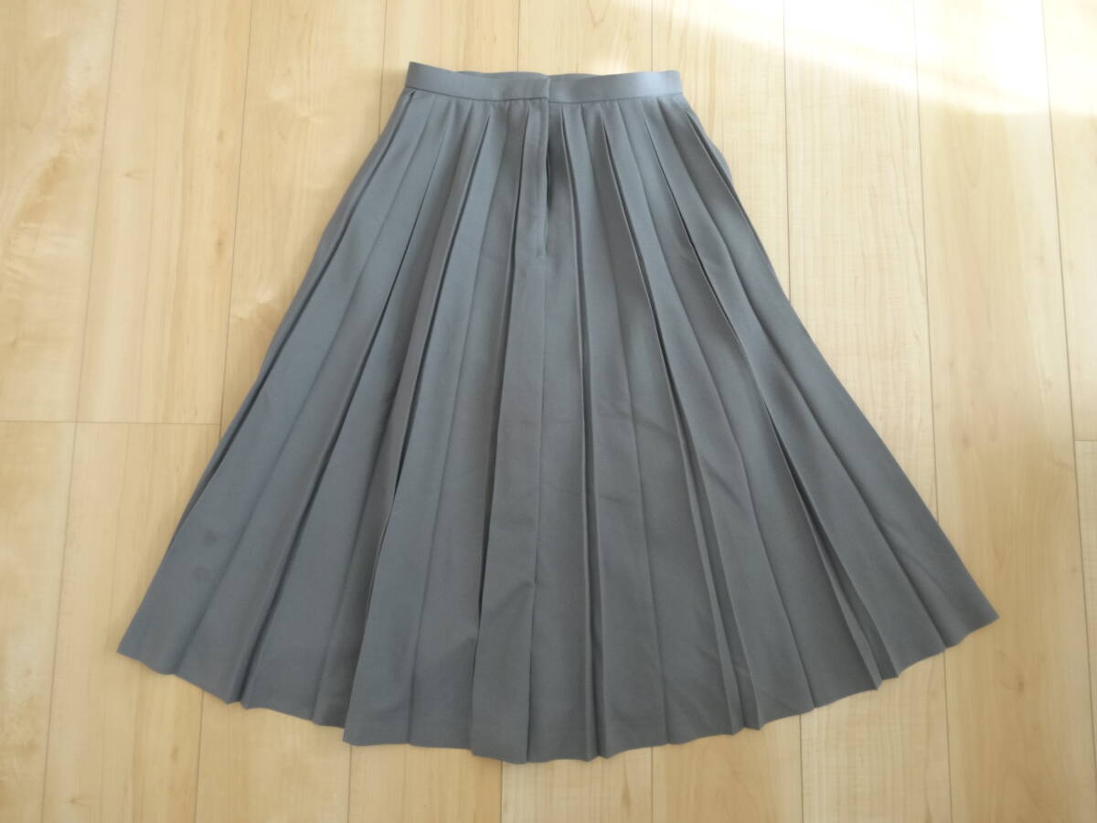 (現状品) プリーツスカート ロングスカート サイズ9相当 Mサイズ相当 ウエスト63㎝ レディース 無地 グレー系 灰色系 フォーマル 制服 #C17拍卖
