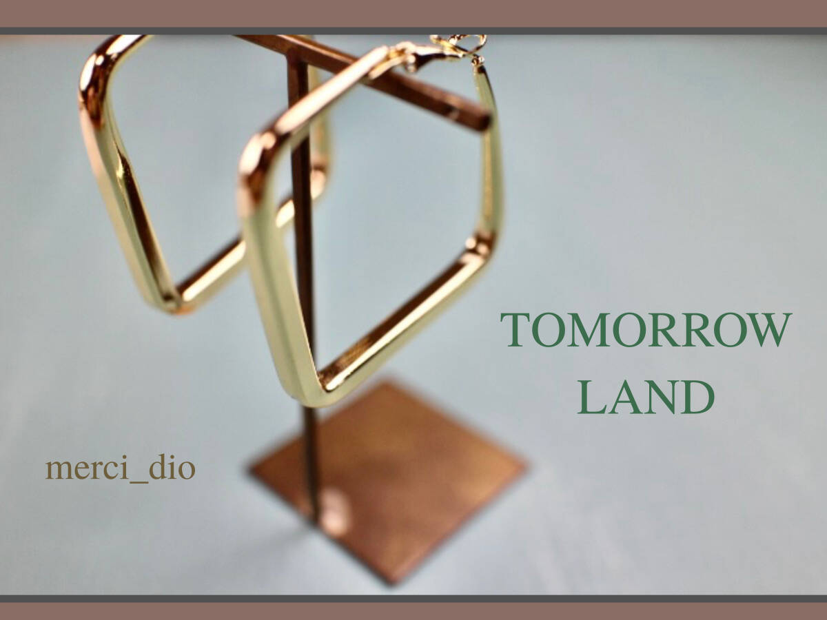 トゥモローランド TOMORROWLAND ゴールドカラー スクエア フープピアス ビッグ 新品 未使用 エンフォルド トーガ拍卖