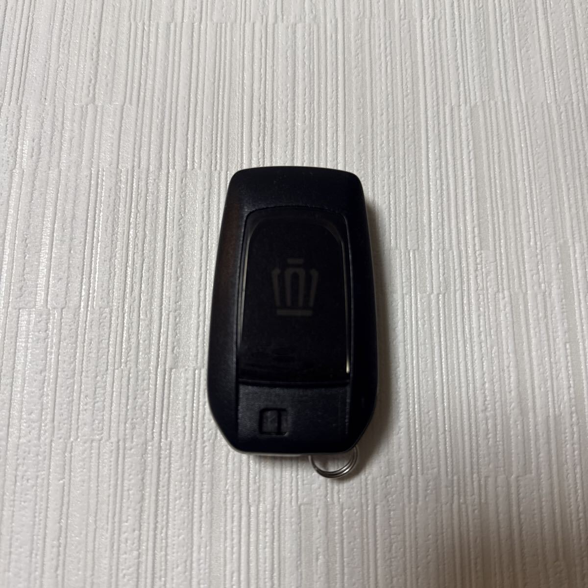 美品 トヨタ スマートキー トランク3ボタン クラウンクロスオーバー クラウンスポーツ231451-3041拍卖