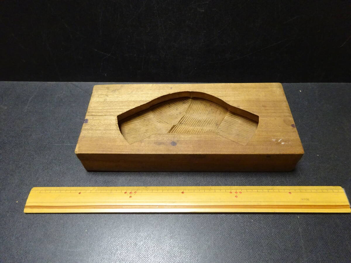 (11−8)菓子型 日本の美 デザイン むかし和菓子屋店で使用された古民具 古民芸 木彫彫刻 検;木型 干菓子 落雁古道具レトロ拍卖