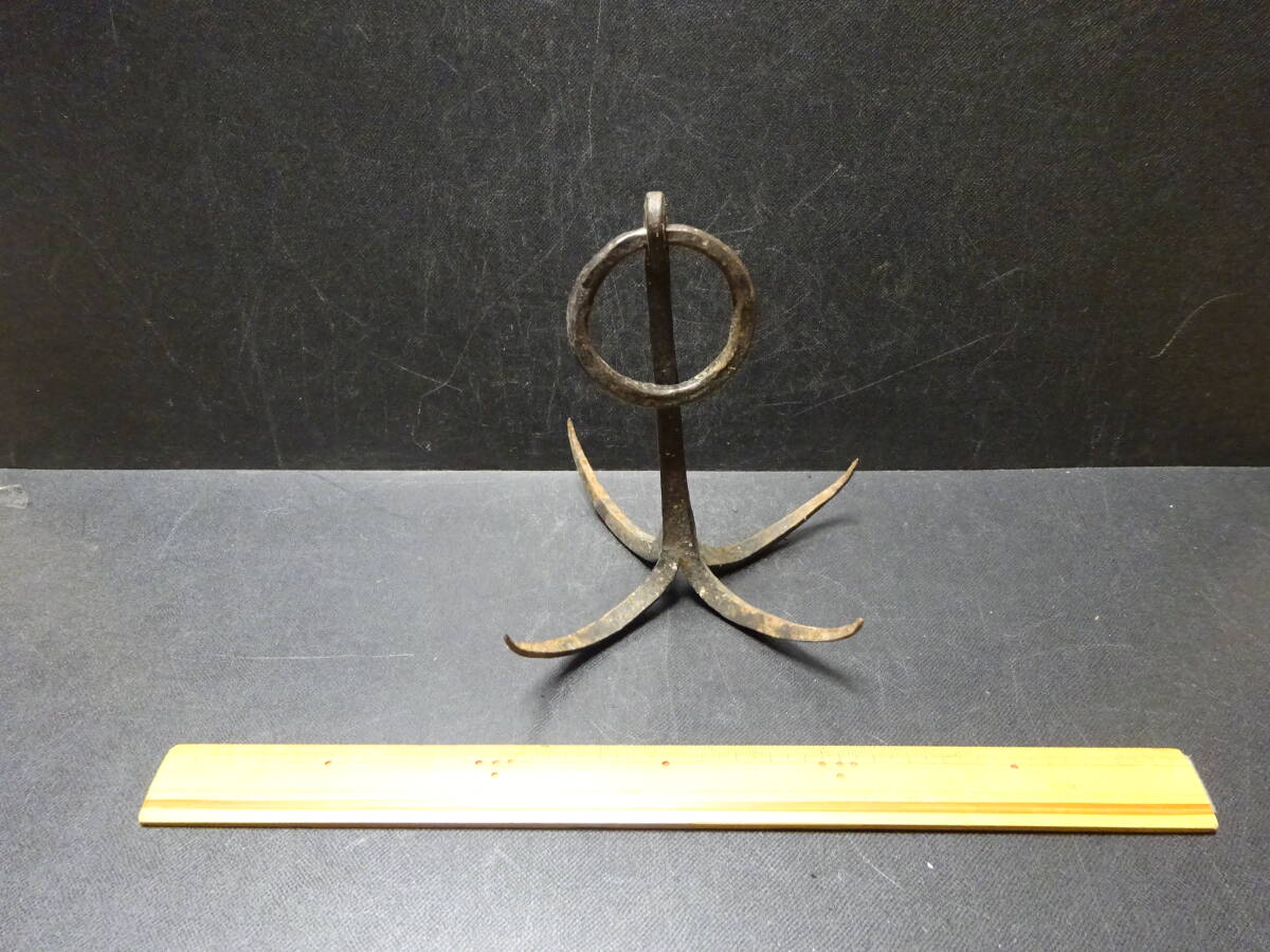 (11−4)時代物 小さな錨 古民具 鍛鉄手打ちだと思います。地獄探し?忍者武具?検:鉤縄 手鉤ぎ手なわアンティーク 古道具 拍卖