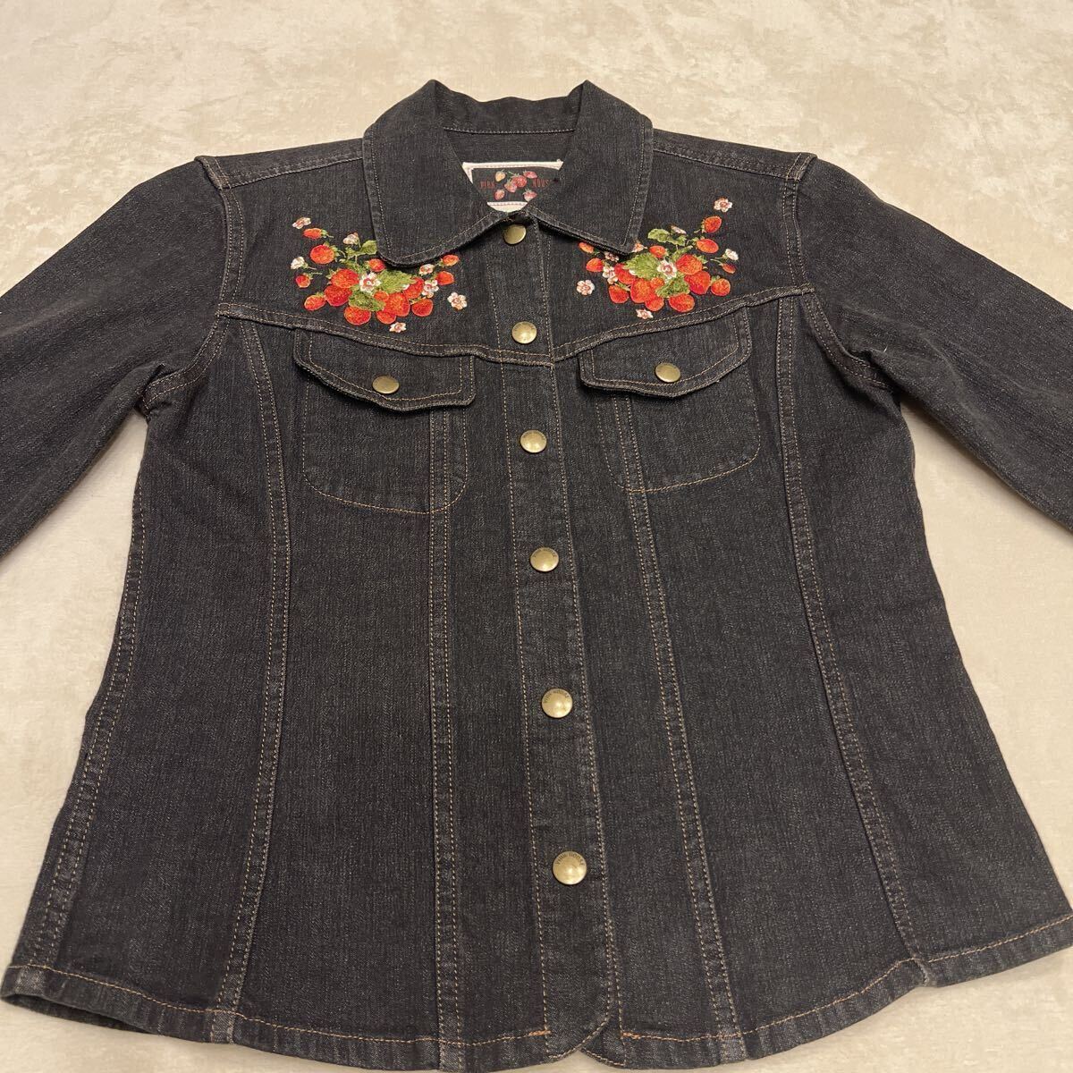 【極美品】ピンクハウス いちご刺繍デニムジャケット拍卖