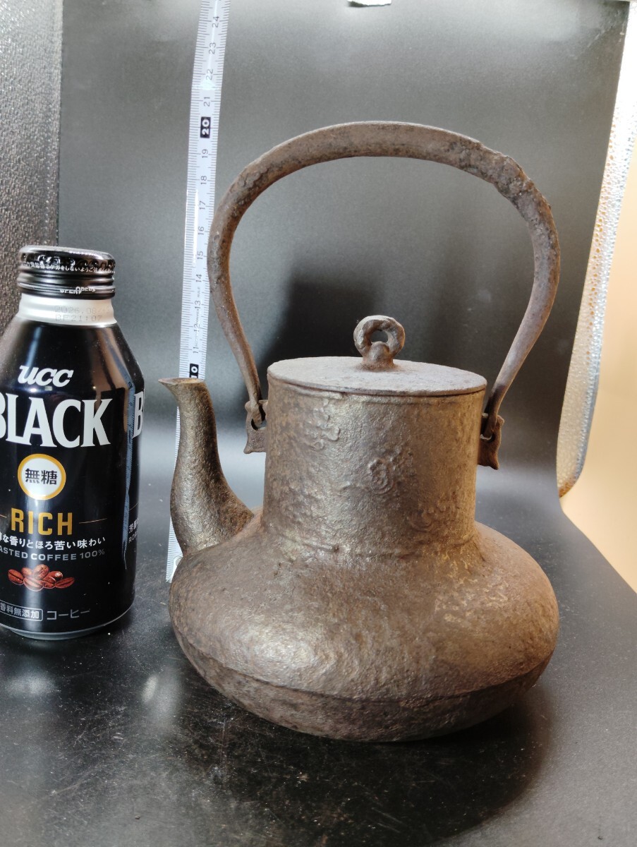 小泉仁左衛門 清信 代理出品 返品可能(条件付き) 砂鉄含み 南部鉄瓶 南部鉄器 鉄瓶 煎茶道具 茶道具 時代物 茶器 急須 銅蓋 龍文堂 骨董拍卖