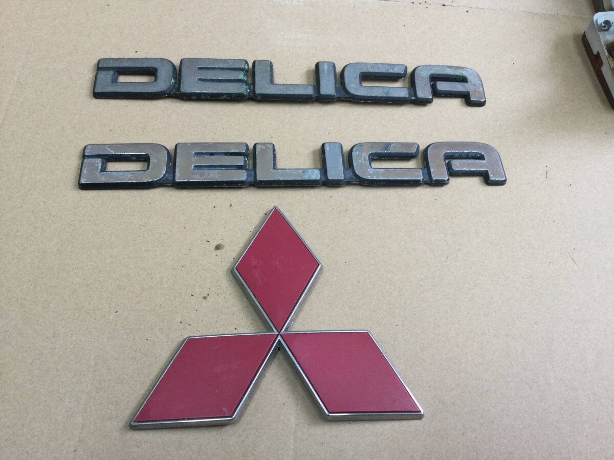 ミツビシ デリカ P25W エンブレム セット 当時物 旧車 昭和 レア レトロ スリーダイヤ 大きい拍卖