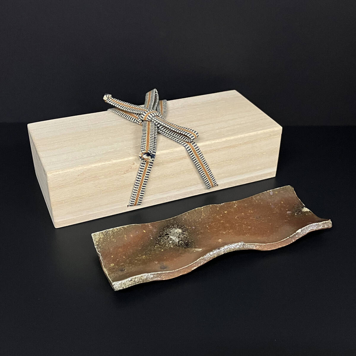 伝説の陶芸家 國吉清尚 焼締 長皿 板皿 所載作品 (検索用 国吉清尚 北大路魯山人 鯉江良二 加藤委 大嶺實清 琉球 南蛮 沖縄 壺屋 やちむん)拍卖