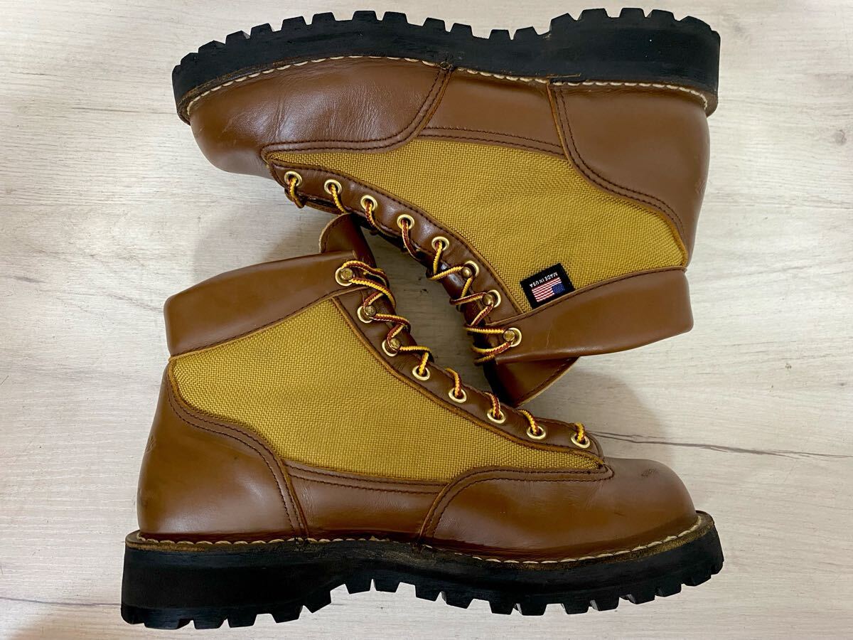 美品★良品33234★★白タグ Danner ダナーライトIIIブーツ ゴアテックスGORE-TEX ブラウン★カーキUS7.5EE(25.5〜26.0)30420 30440拍卖