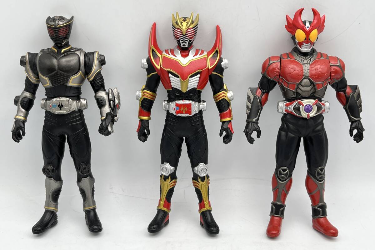 i5091HI 仮面ライダー 龍騎 アギト フィギュア 3点 リュウガ サバイブ バーニングフォーム ソフビ バンダイ コレクション 動作未確認拍卖