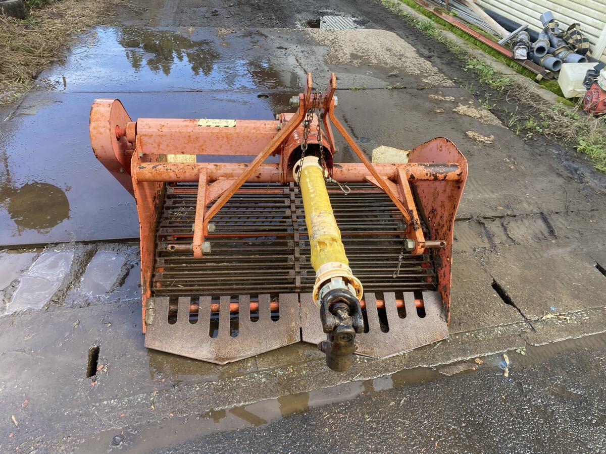 青森十和田市 ニプロ 掘り取り機 ジョイント付き じゃがいも 手を廻りOK 引き取りOK配送は送料相談お願い拍卖