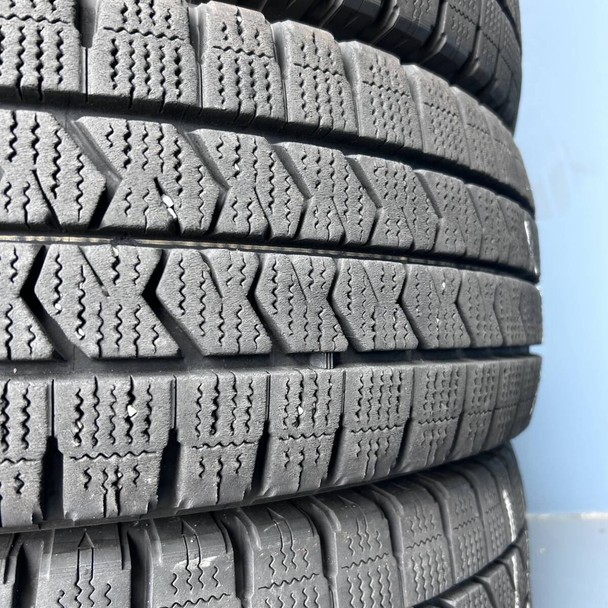 バリ山★2023年製 送料無料!! 225/70R16 117/115L ブリヂストン W989 スタッドレス 6本セット 5拍卖
