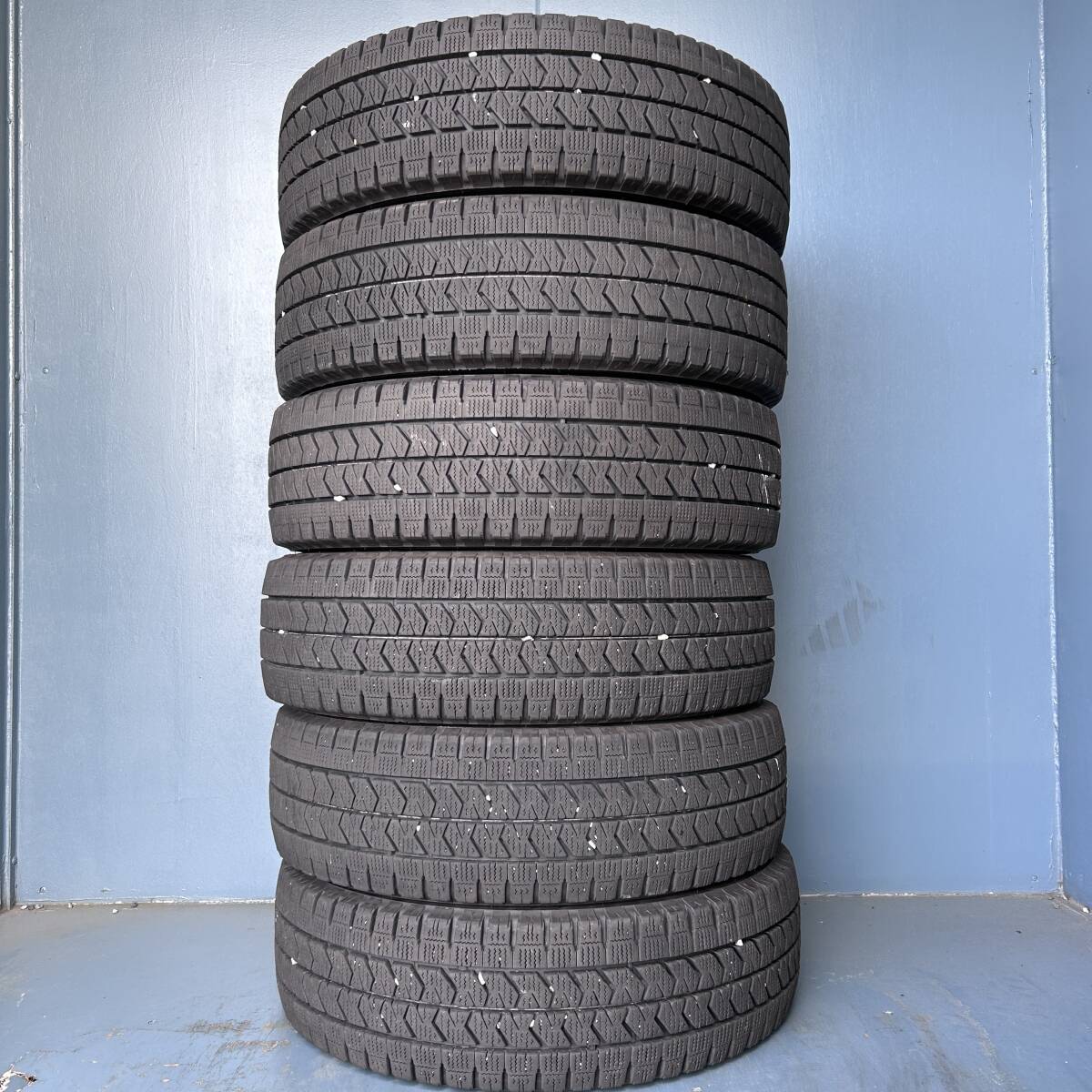 バリ山★2023年製 送料無料!! 225/70R16 117/115L ブリヂストン W989 スタッドレス 6本セット 7拍卖