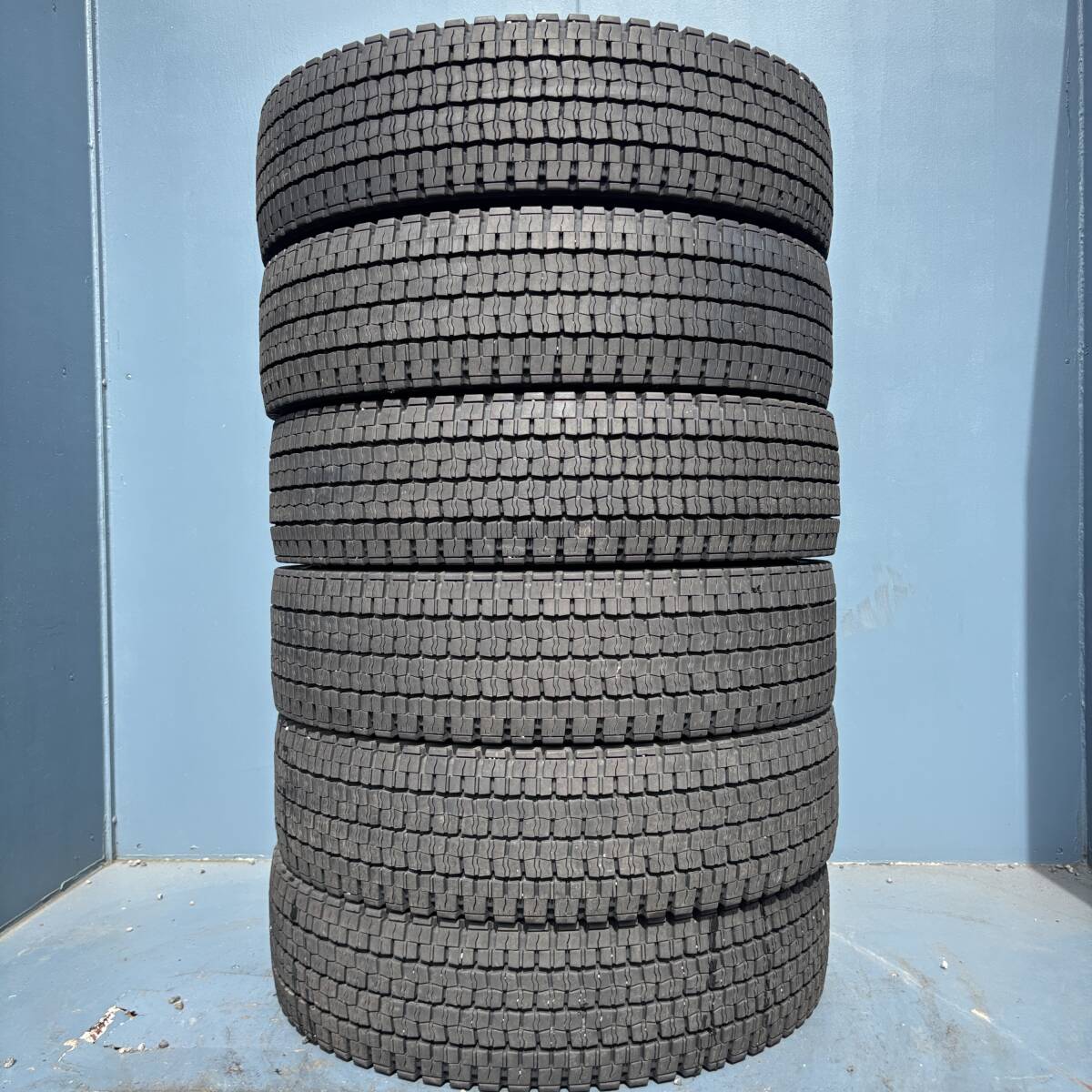 スーパーバリ山★2023年製!! 225/80R17.5 123/122L ダンロップ SP001 スタッドレス 6本セット拍卖