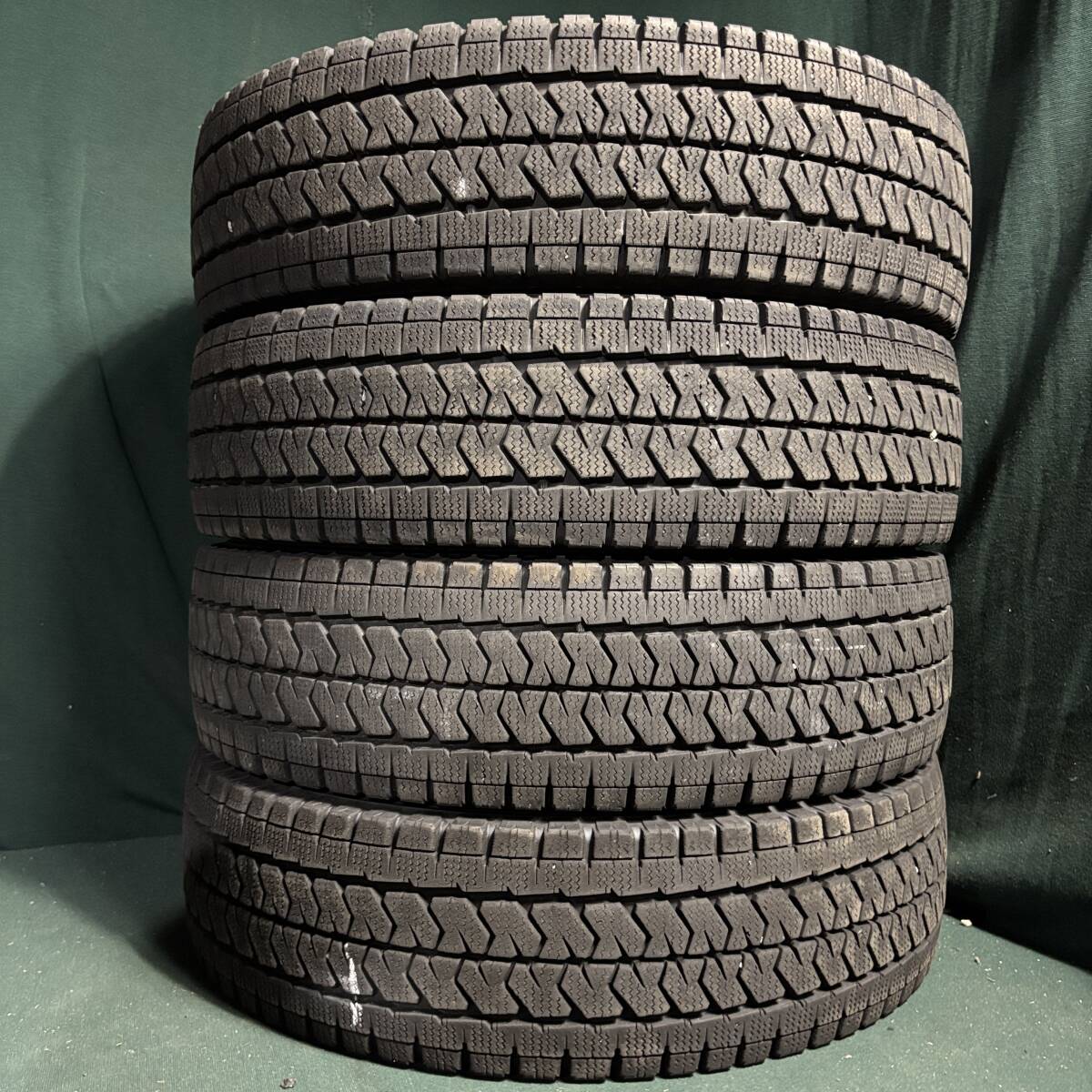 スーパーバリ溝★ ハイエース キャラバン★ 2022年製★ 195/80R15 107/105 ブリヂストン VL10 スタッドレス 4本セット 5拍卖