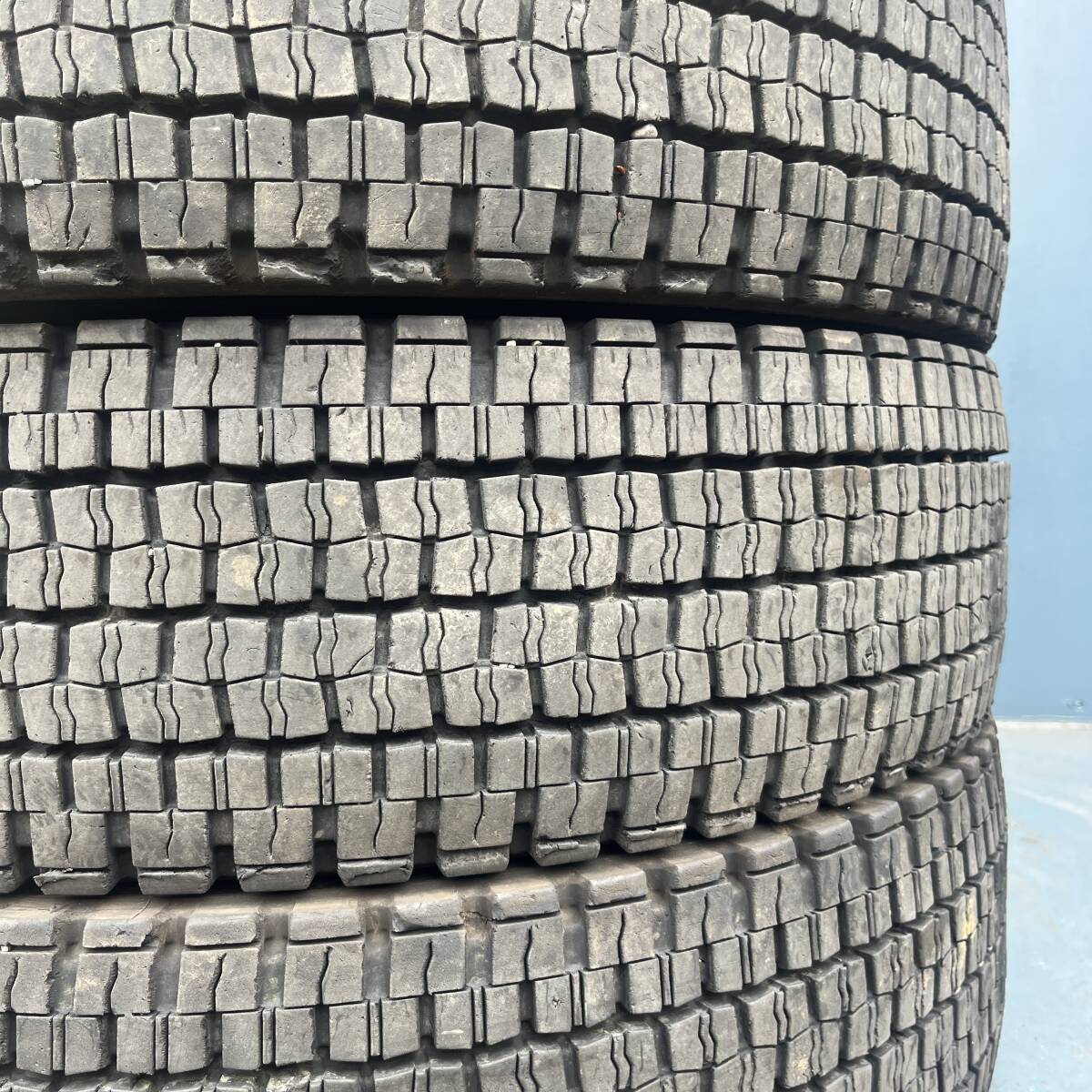 スーパーバリ山★2022年製!! 225/80R17.5 123/122L ダンロップ SP001 スタッドレス 6本セット拍卖