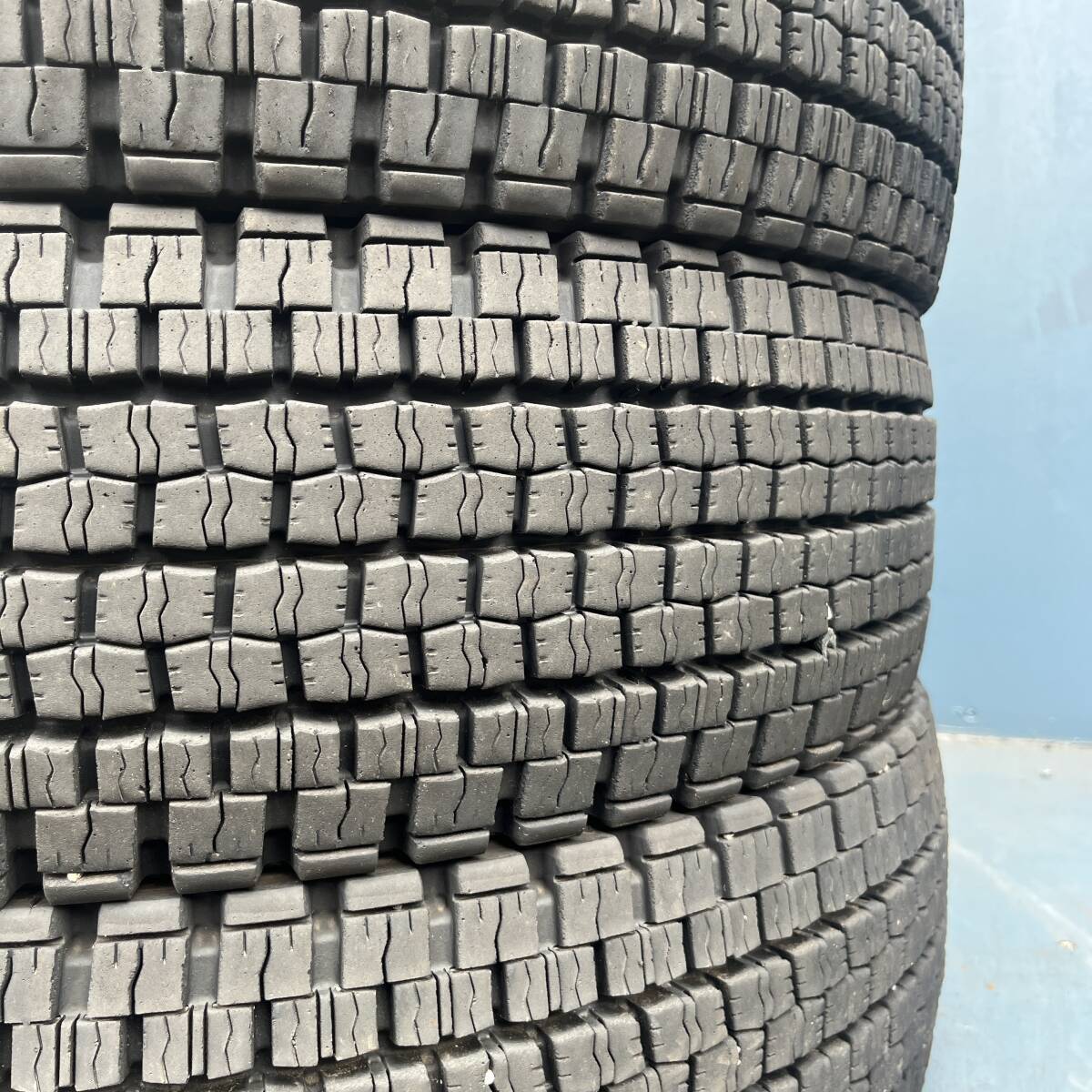 スーパーバリ山★2023年製!! 225/80R17.5 123/122L ダンロップ SP001 スタッドレス 6本セット拍卖