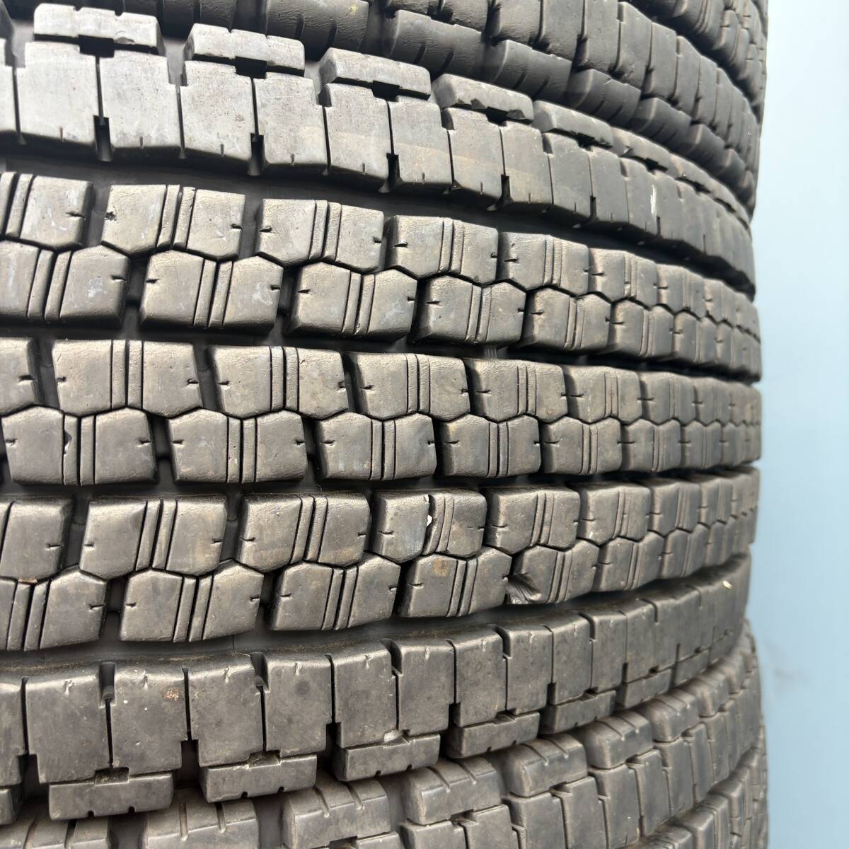 スーパーバリ山★ 2023年製 245/70R19.5 136/134J ブリヂストン W999 スタッドレス 6本セット 拍卖