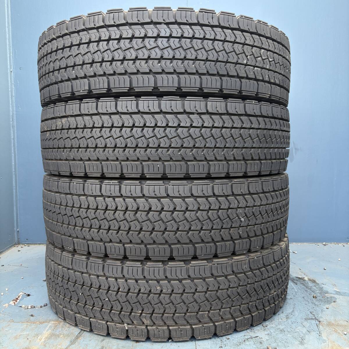 スーパーバリ山★235/70R22.5 138/135J ダンロップ SP050 スタッドレス 4本セット拍卖