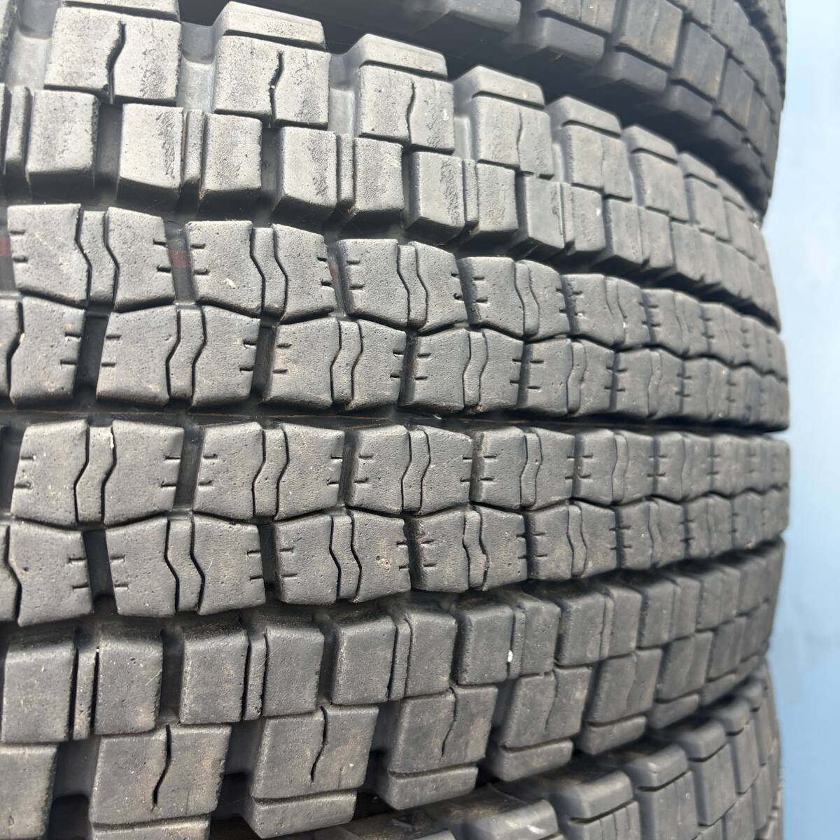 スーパーバリ山★ 2023年製 225/90R17.5 127/125L ダンロップ SP001 スタッドレス 6本セット 2拍卖