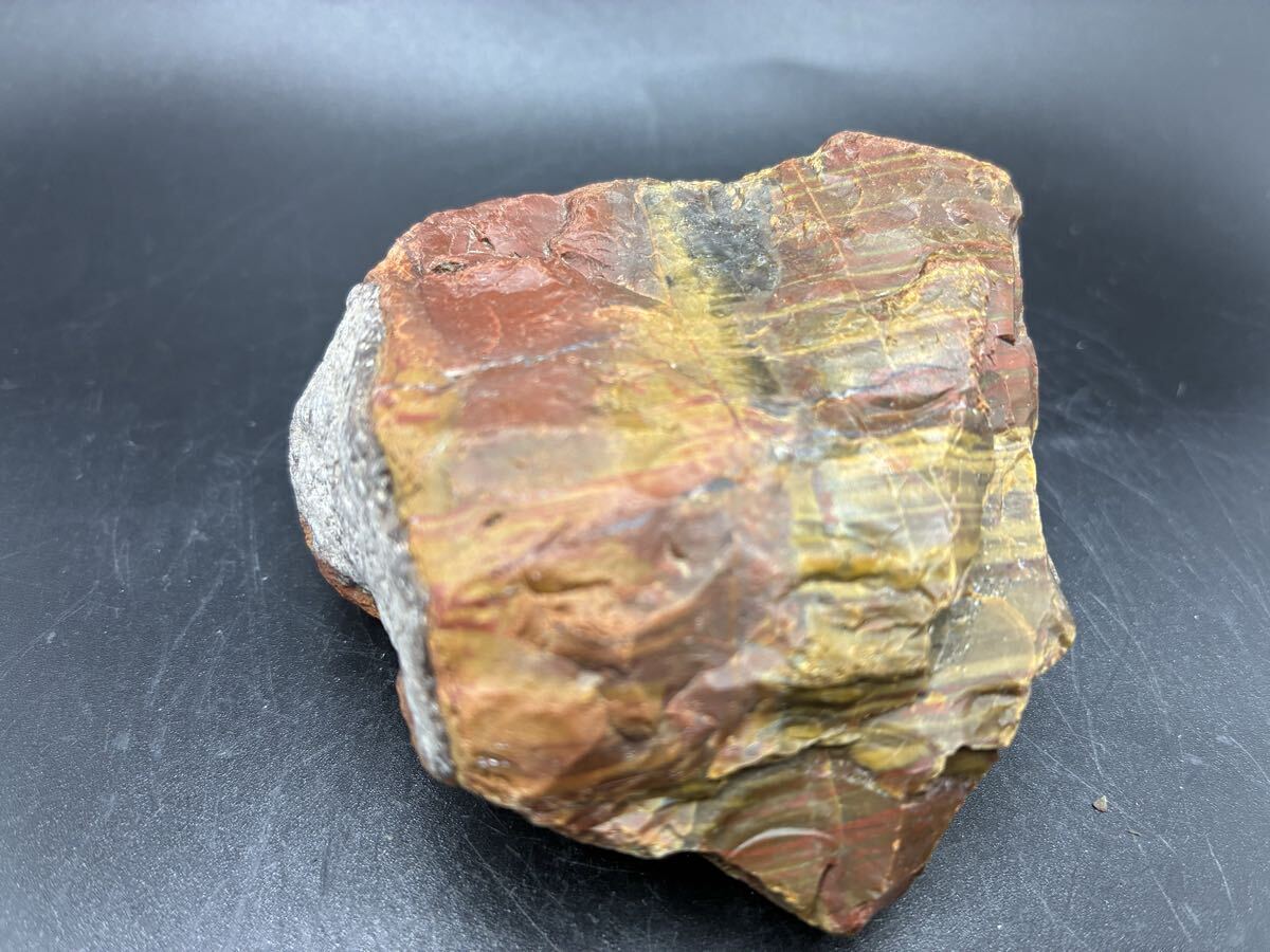 S196 碧玉 ジャスパー 赤 黄 多色 縞模様 189g 母岩 石英 医王山 原石 鑑賞石 水石 自然石 天然石 小矢部川 富山拍卖