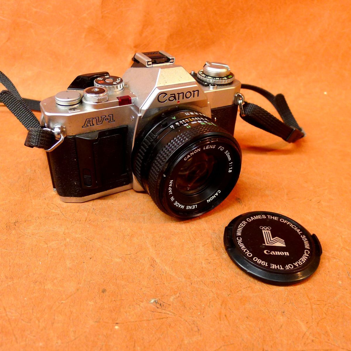 j◆095 【ジャンク品】CANONフィルムカメラ AV-1 レンズCanon FD 50mm 1:1.8/60拍卖