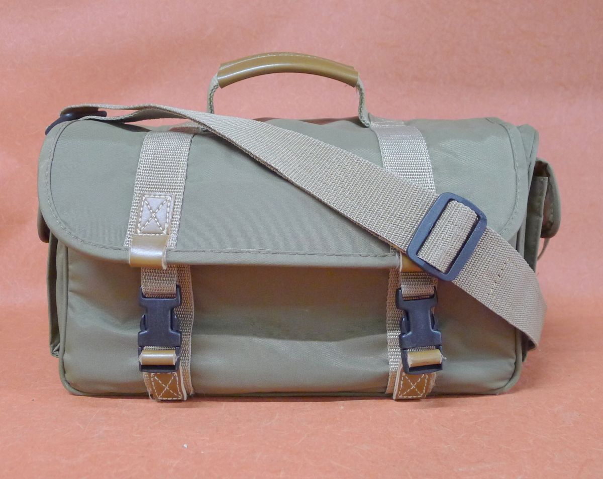 i★720 HAKUBA Dino カメラバッグ カーキ ビデオバッグ ショルダーバッグ 幅33cm×高さ18cm×奥行14cm/100拍卖