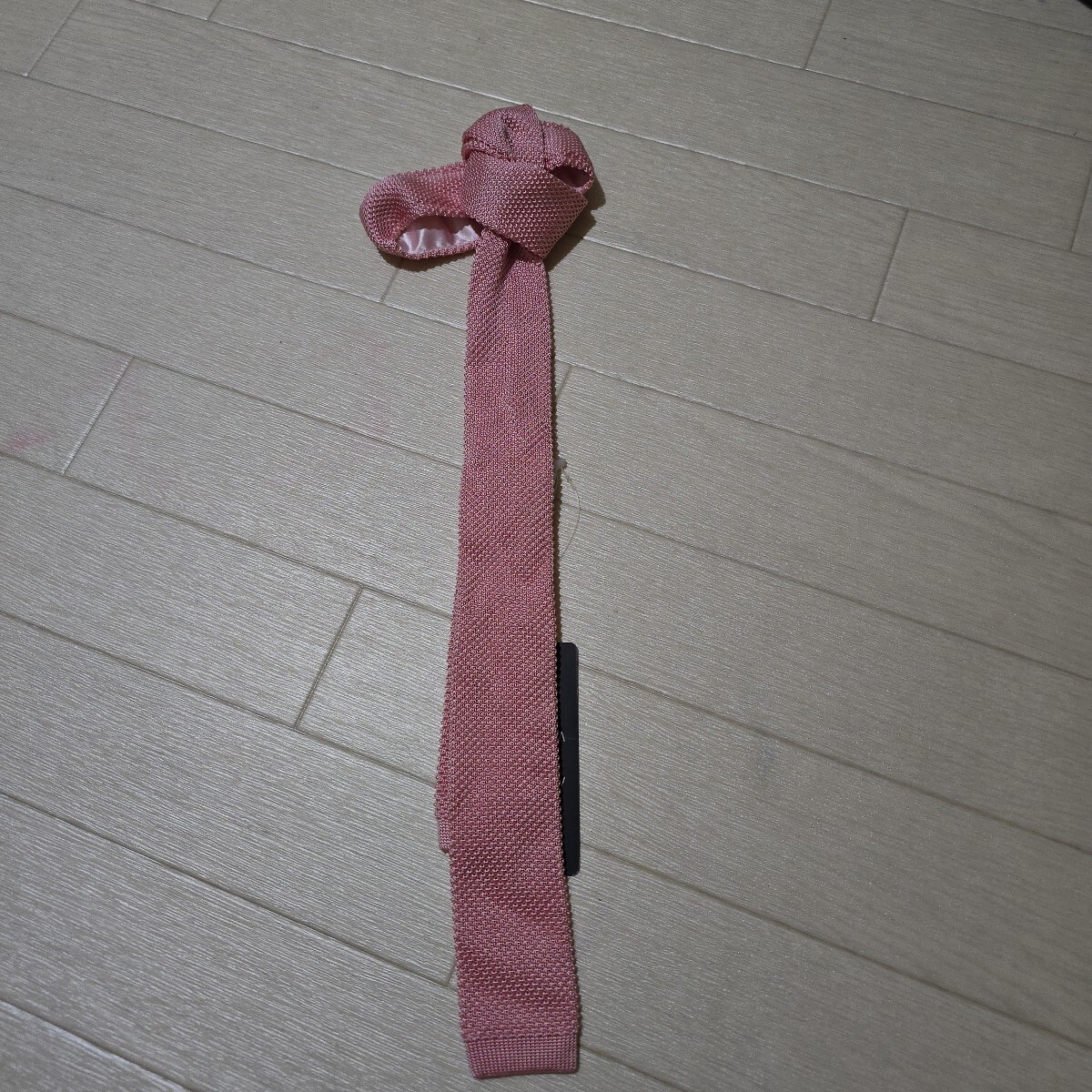 人気希少レア 新品タグ付き ベイクールストア購入 FOLL フォル シルクニットタイ ピンク ネクタイ リボン 日本製拍卖