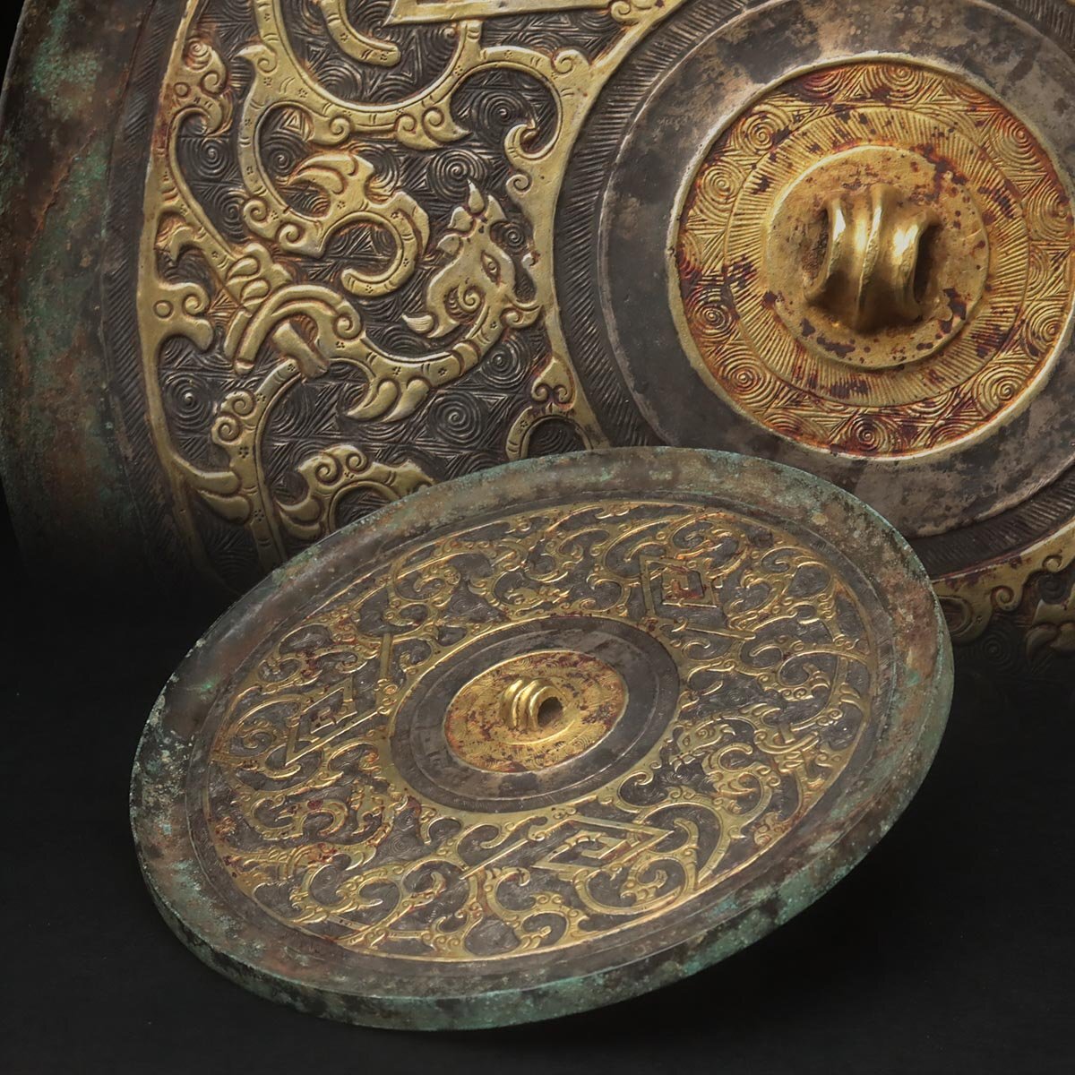 FD051 中国美術 青銅金象嵌瑞獣図 古鏡・青銅錯金蟠龍圖銅鏡 径19.5cm・大鏡・唐鏡・古銅鏡 唐物 中国古玩 旧蔵 古美術拍卖