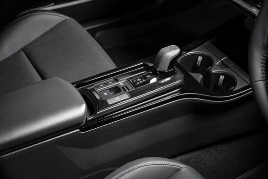 「K'SPEC」60系プリウス(MXWH6#/ZVW6#)用シフトゲートパネル(ピアノブラック)拍卖