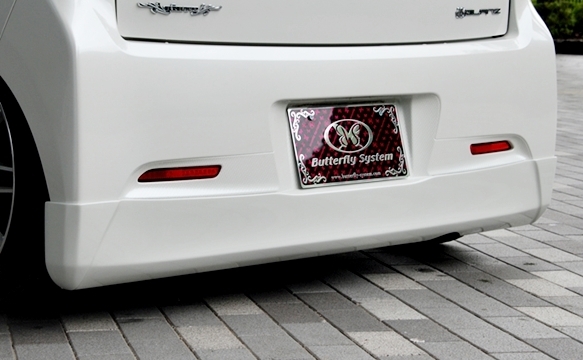 「バタフライシステム/GLANZ」ムーヴ カスタム(LA100)前期用リアハーフスポイラー拍卖