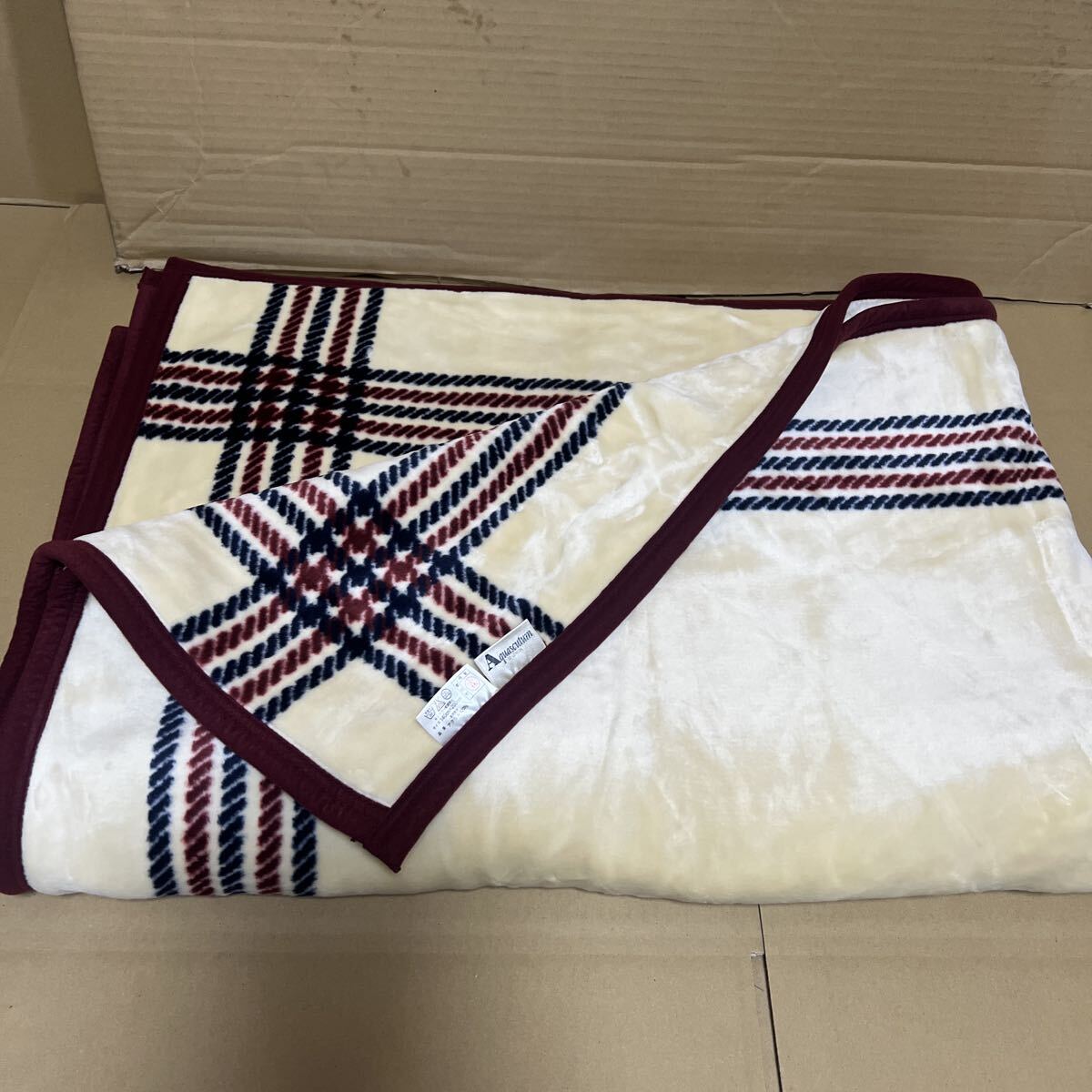 寢具 Aquascutum 毛布 未使用保管品 691拍卖