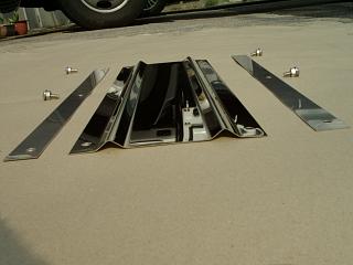 泥除け鏡面ステンレス板 200mmx600mm 2枚 V溝入り (裏板ボルト付)、特注サイズ製作出来ます。拍卖