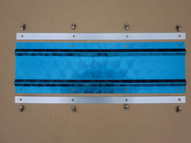 泥除け ウロコステンレス板 V溝入り 200mmx600mm 2枚 裏板 ボルト付き拍卖