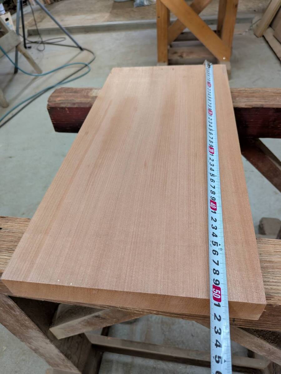 かつら No.250917-A 無垢 乾燥材 板(長さ500㎜x幅235㎜x厚み33㎜)1枚 木材 DIY 棚板 小物作りに拍卖