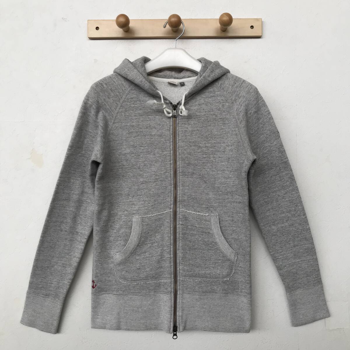 AIGLE エーグル レディース フルジップ スウェットパーカー 刺繍入り 美品 size M BEJ2205拍卖