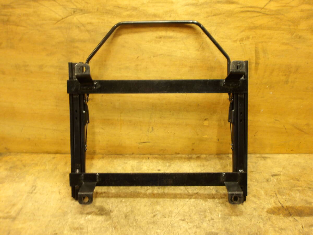 F2-08(7113 BMW ミニ RE16 クーパーS 社外 シートレール 右 運転席側 フルバケ セミバケ 取付けに! R53 MINI ミニクーパー R50 R52 RA16拍卖