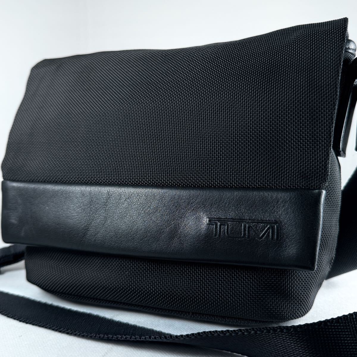 1円【 美品 】トゥミ TUMI ショルダーバッグ メッセンジャーバッグ クロスボディ ブラック ビジネス 通勤 メンズ拍卖
