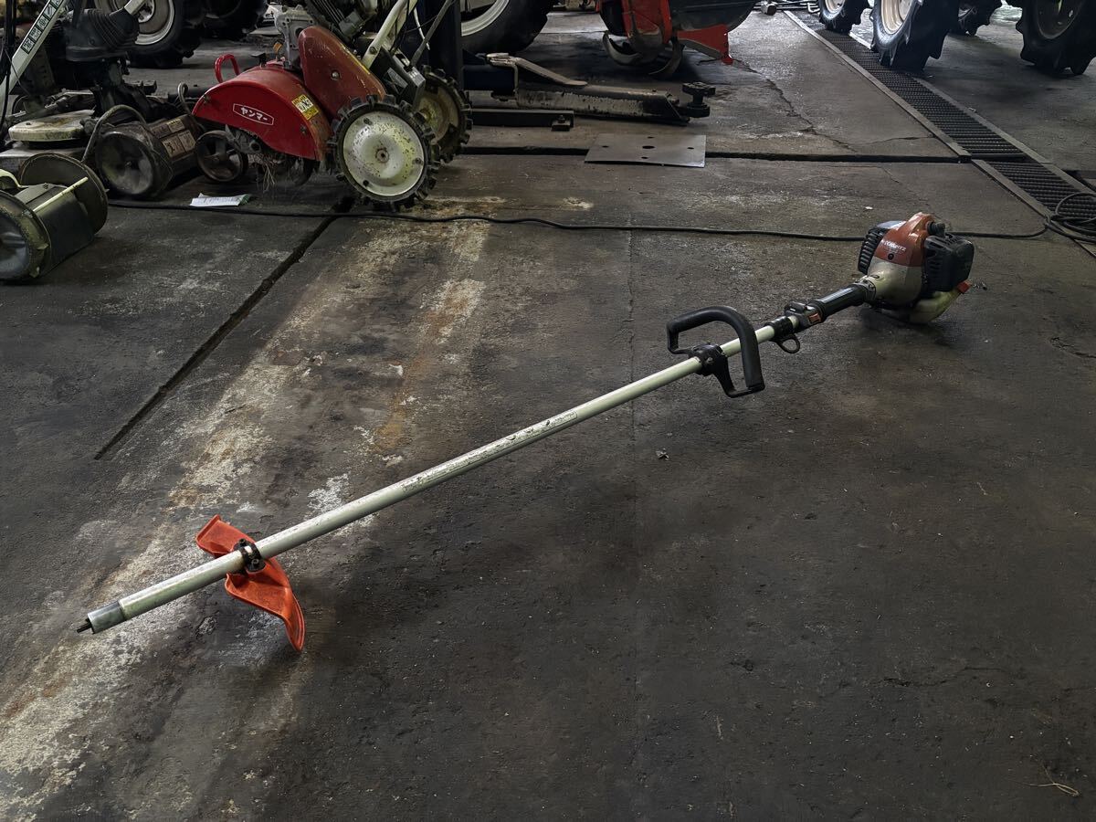 共立 SRE2310 草刈機 エンジン部のみ 軸径約25mm シャフト径7mm 歯山7山バラ売り可 農くる 山口発拍卖