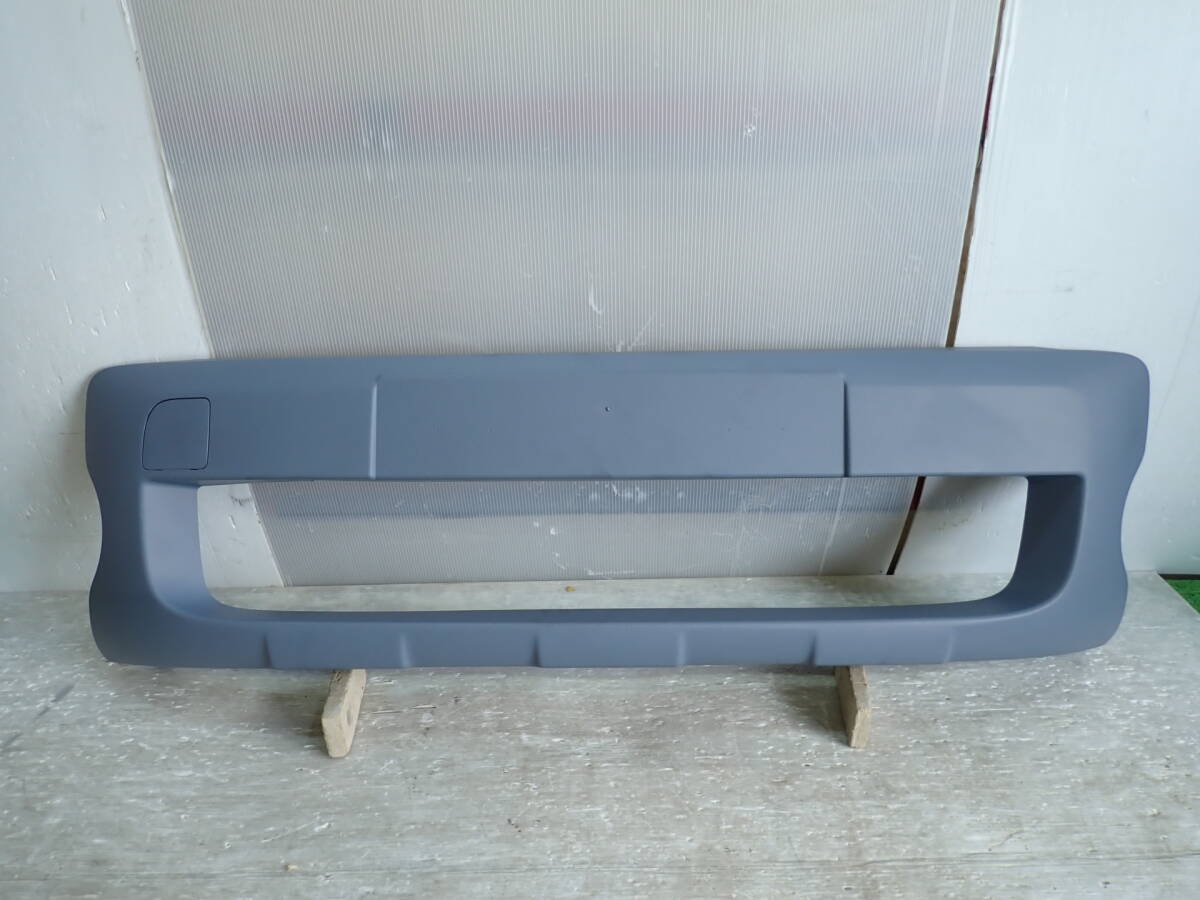 【新品・未使用品】 KWK4M/KWH5F/KWH5F1 ルノー カングー ペイザージュ 純正 フロント モール ガーニッシュ 62067-3708R 【25-1332】拍卖