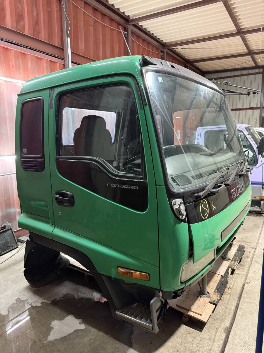 キャビン いすゞ フォワード FTR34F4 6MT ミッション 3ペダル トラック拍卖