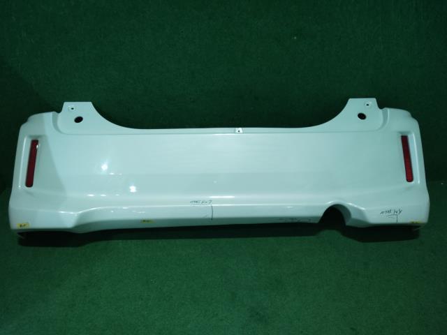 デリカD2 DAA-MB36S リア バンパー カバー ZVR拍卖