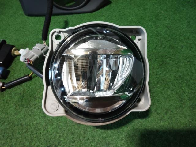 トール DBA-M910S 右 フォグ ランプ ライト B82拍卖
